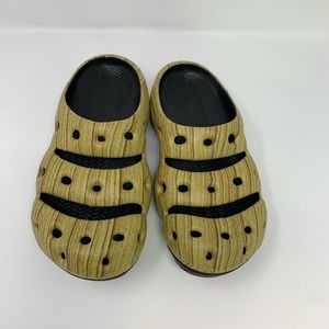 NWOT Keen Yugoi Arts Slipper Woodgrain Pattern